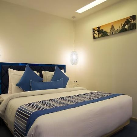 Barsana Boutique - A Veg Hotel Calcutta Extérieur photo
