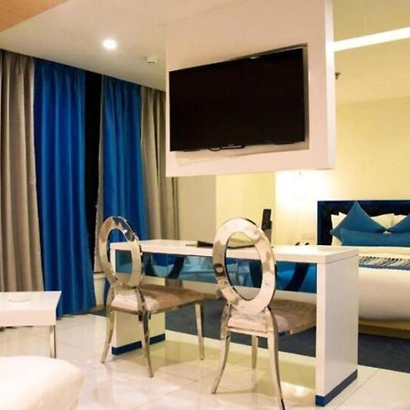 Barsana Boutique - A Veg Hotel Calcutta Extérieur photo