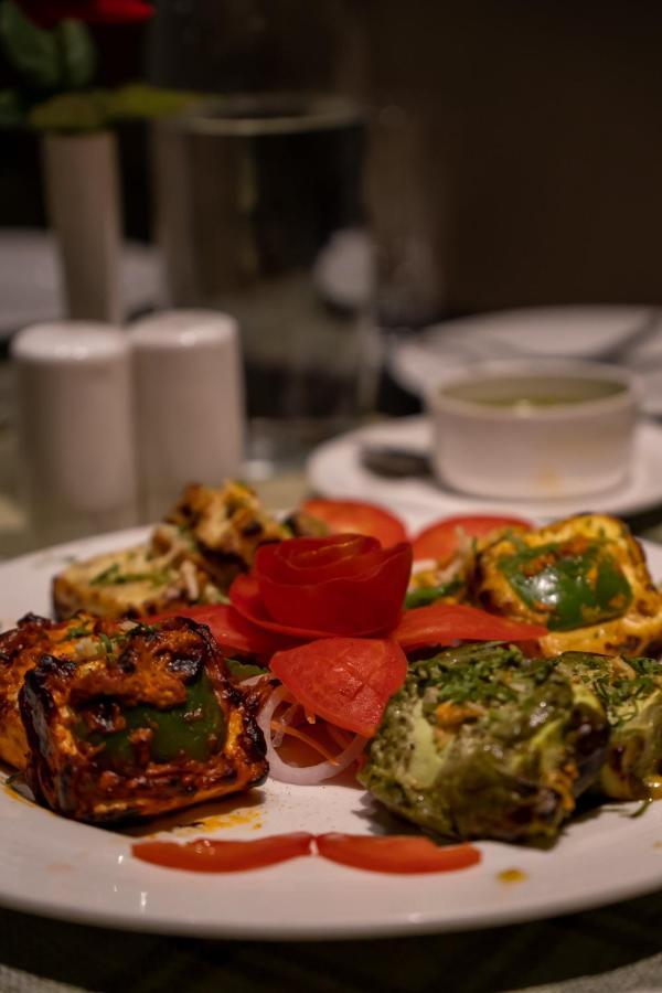 Barsana Boutique - A Veg Hotel Calcutta Extérieur photo