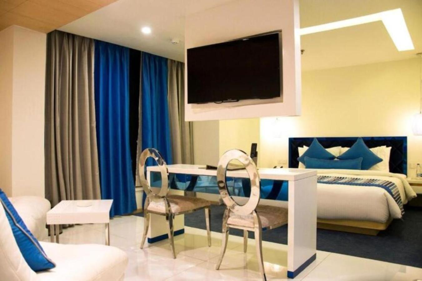 Barsana Boutique - A Veg Hotel Calcutta Extérieur photo